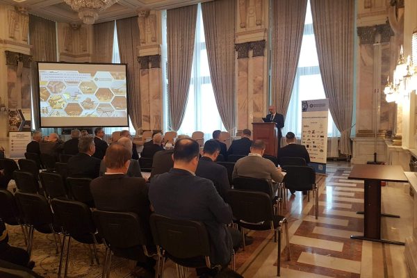 Secretar OPIA Romania Ulise Toader - moderator conferinta Secretar OPIA Romania Ulise Toader - moderator conferinta